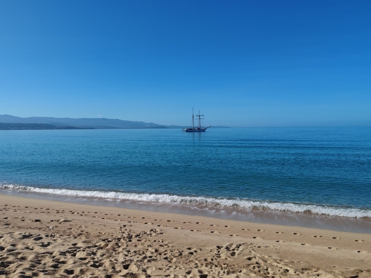 Activité proche du Motel Les Amandiers : Plage du Ricanto à Ajaccio en vidéo, Bastelicaccia, Motel Les Amandiers