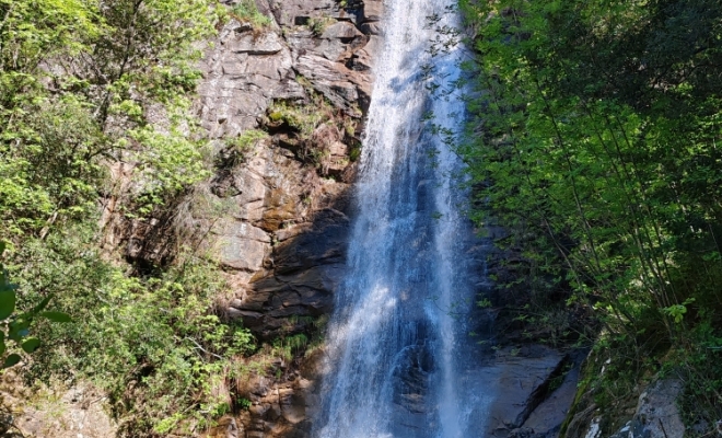 Cascade de Carnavale sur la route de Bastelica